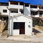 Petra Apartament *
